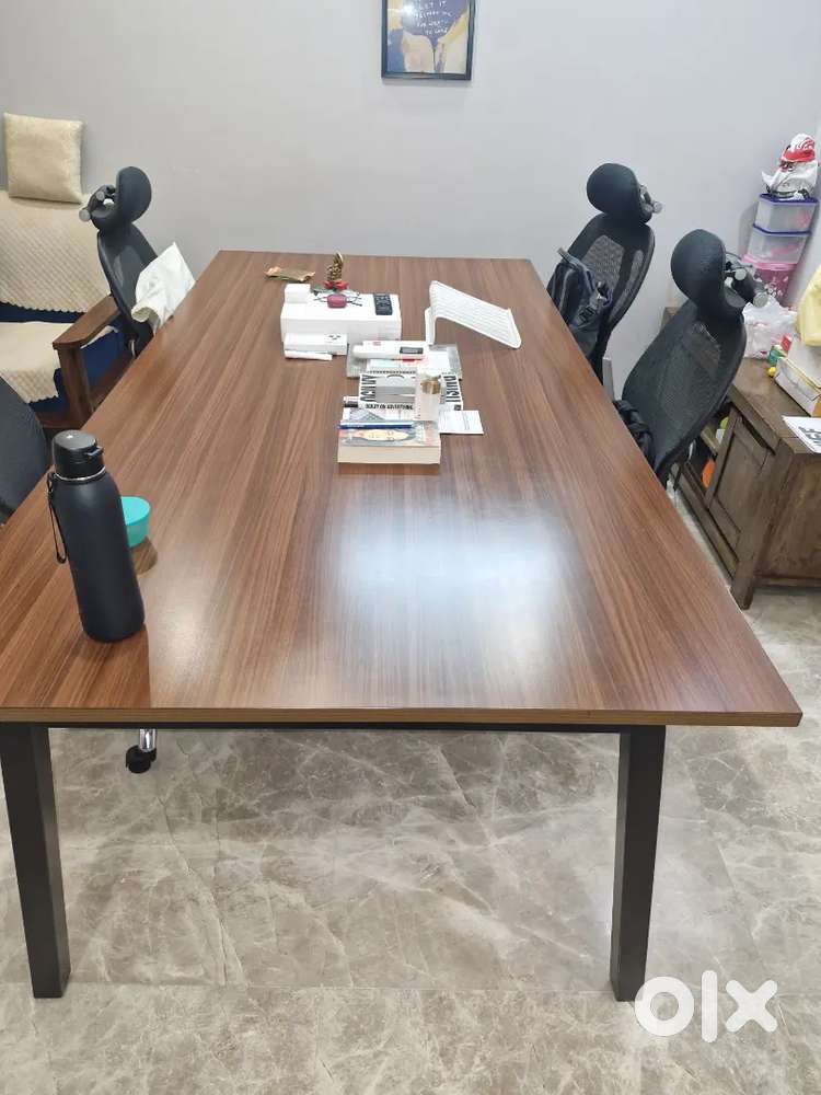 8 seater Table