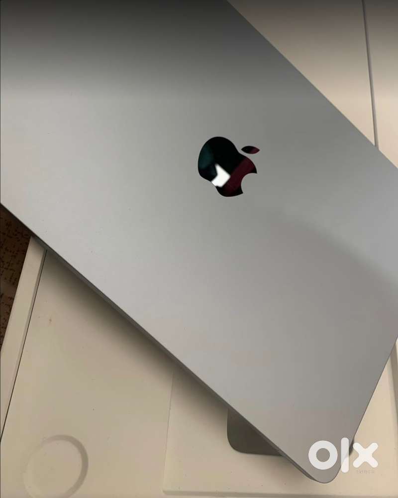 Unused Apple 2025 Mac book Air (M4 chip, 10-core CPU and 8-core GPU,)