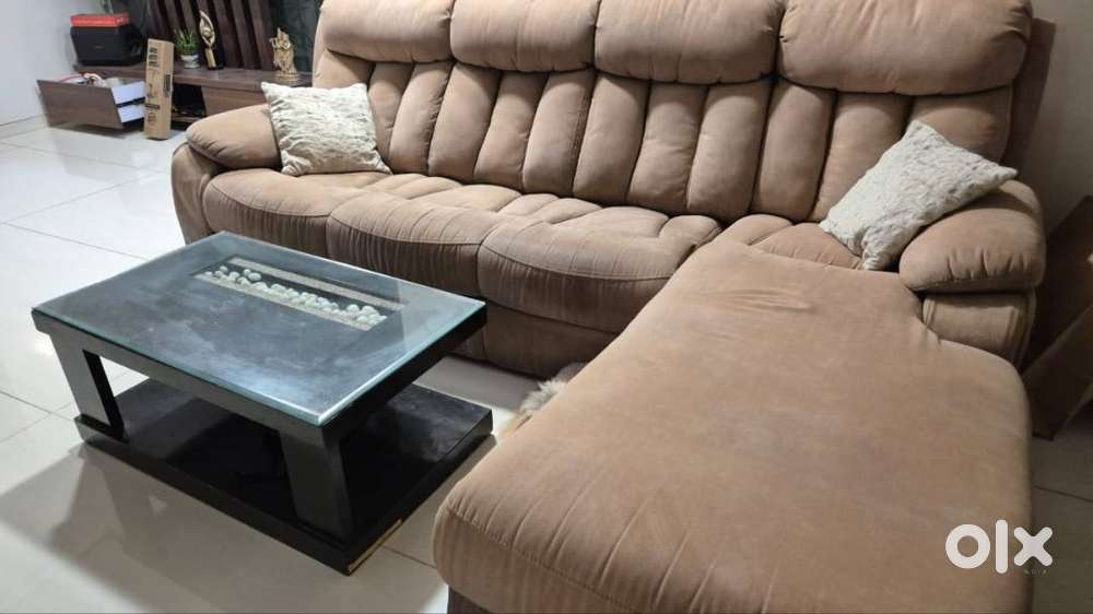 Launger sofa with Table in Good condition for immediate sale