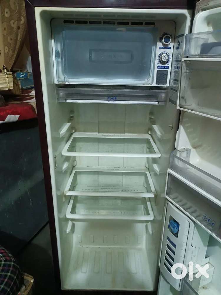 Whirlpool Single Door Fridge – Not Working – Door Issue – Urgent Sale