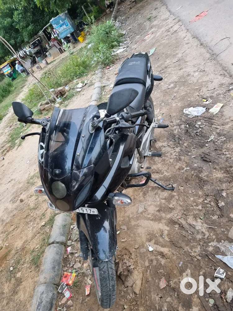 pulsar 220cc A1 condition full guirantee  call urgent sell