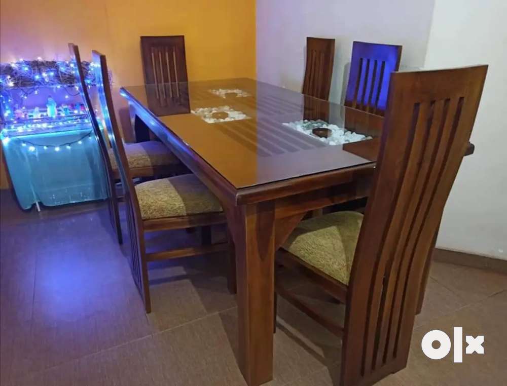 Dining table good condition for sale
