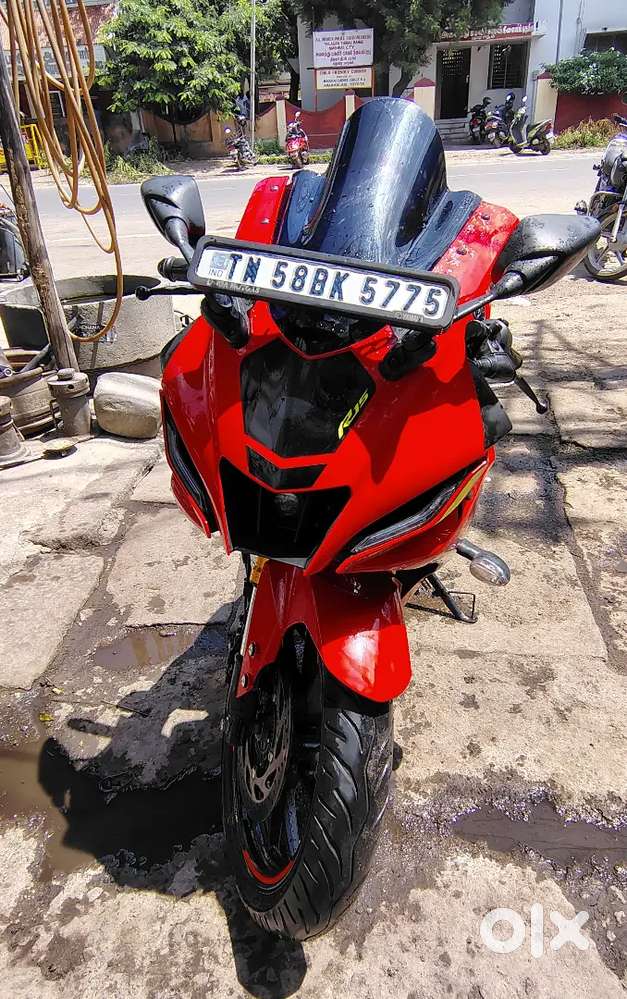 R15 v4 red