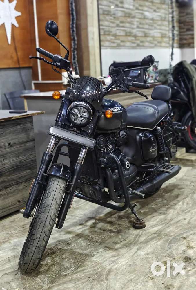 YEZDI ROADSTER 2024 FOR SALE ( EMI FACILITIES AVAILABLE )