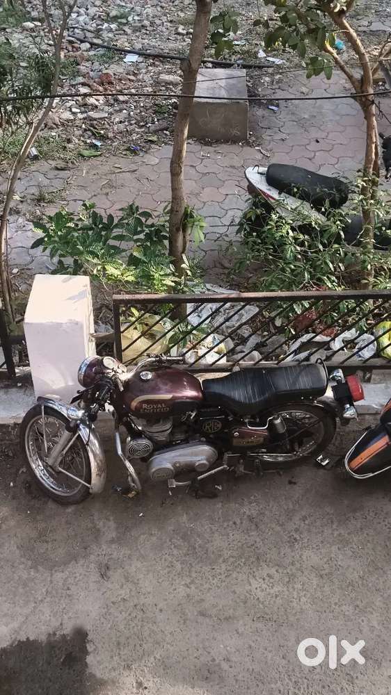 Good condition royal enfield machismo avl