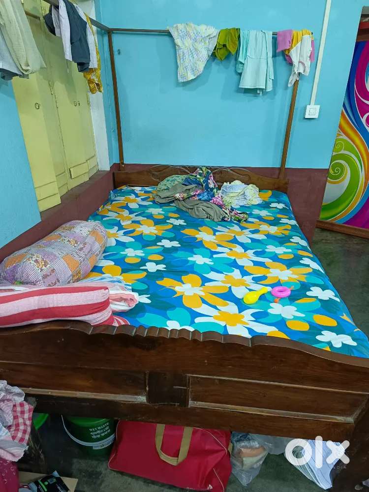 Selling out bed and other things