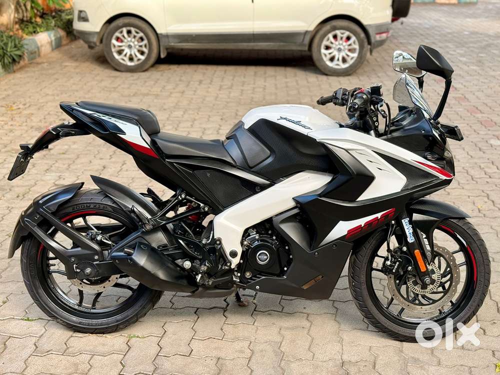 RS 200 ABS SINGLE OWNER BIKE IN EXCELLENT CONDITION FOR SALE