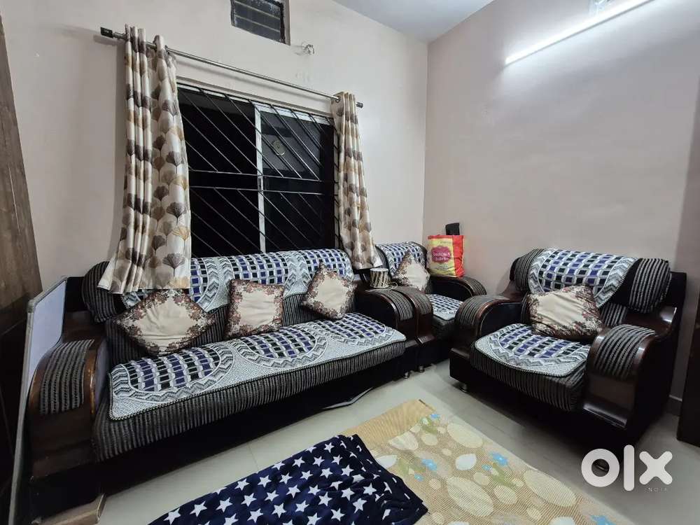 3 seater sofa & 1 seater (2piece) total 5 seater sofa set / used