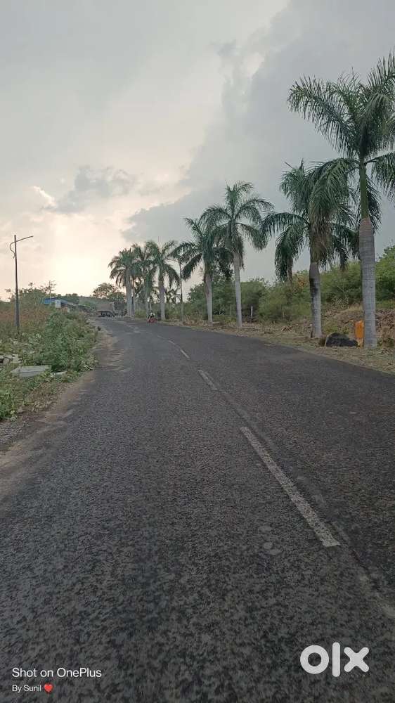 2 गुंठे स्वतंत्र रस्ता