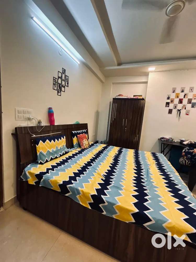 Sharing flat for girls