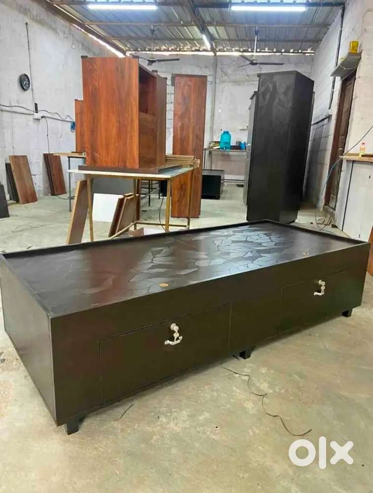 Diwan cot with storage device