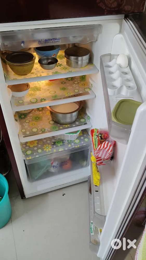 Refrigerator  (whirlpool)