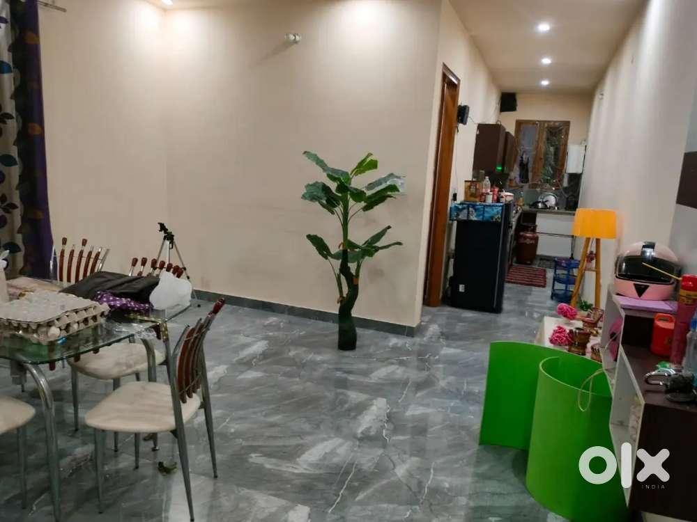 Need a Girl or Couple fr independent Flat with Seprate Room or Balcony