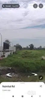 Petrol pump k bagal me,on  highway