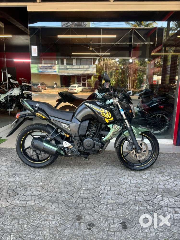 Yamaha fzs