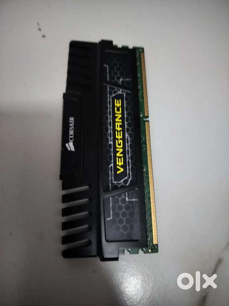 Corsair vengeance 8 gb ddr3 desktop ram perfect working