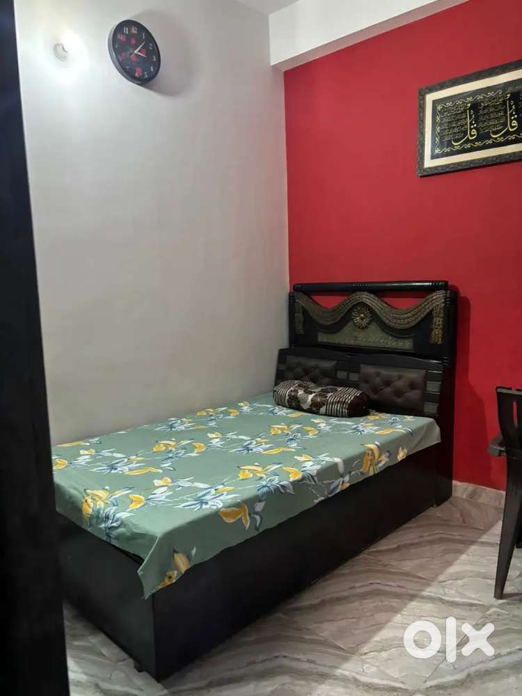 Single bed like new