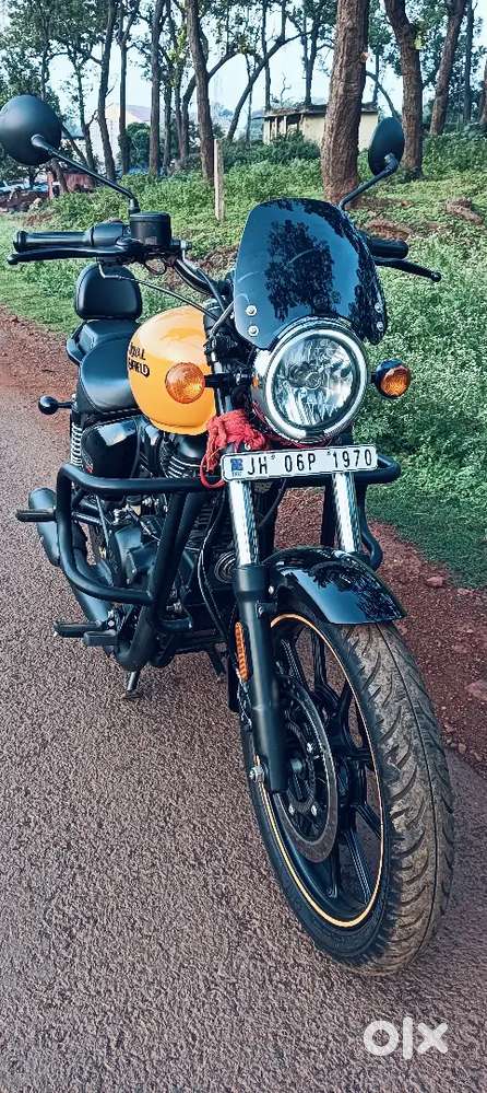 Royal Enfield meteor 350 fireball yellow