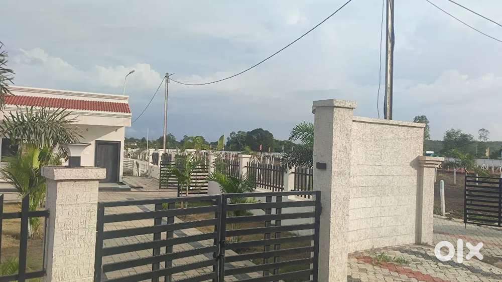 Airport road, parwaliya highway se lagi hui colony me farm house
