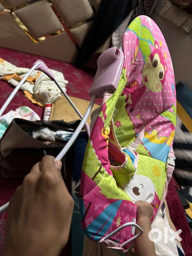 Need to sell baby cot, it's almost new didn't used only 2 to 3 times