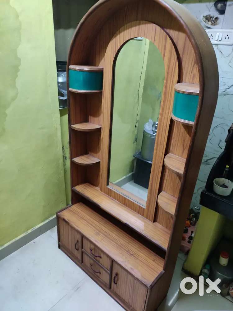 Dressing table