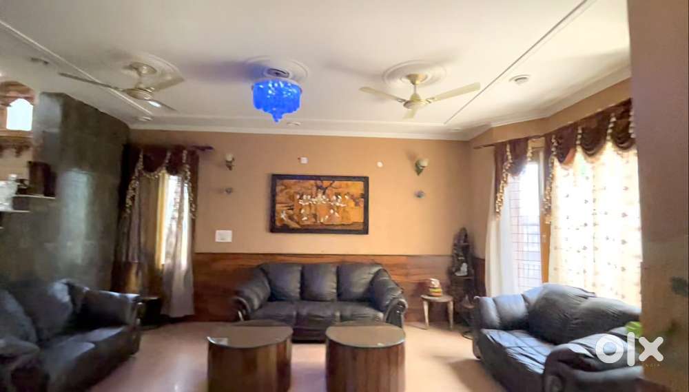 Independent 10 marla triple storey kothi sector 35 Chandigarh