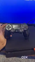 Ps4 slim with controller