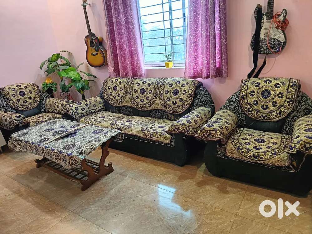 Rajwadi sofa