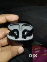 Boat ear pods