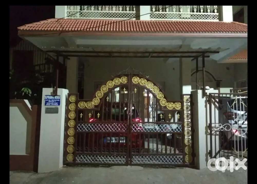 Individual House for Office / Bachelor Boys