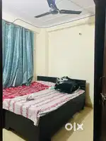 2 bhk flat and one room is vacant
