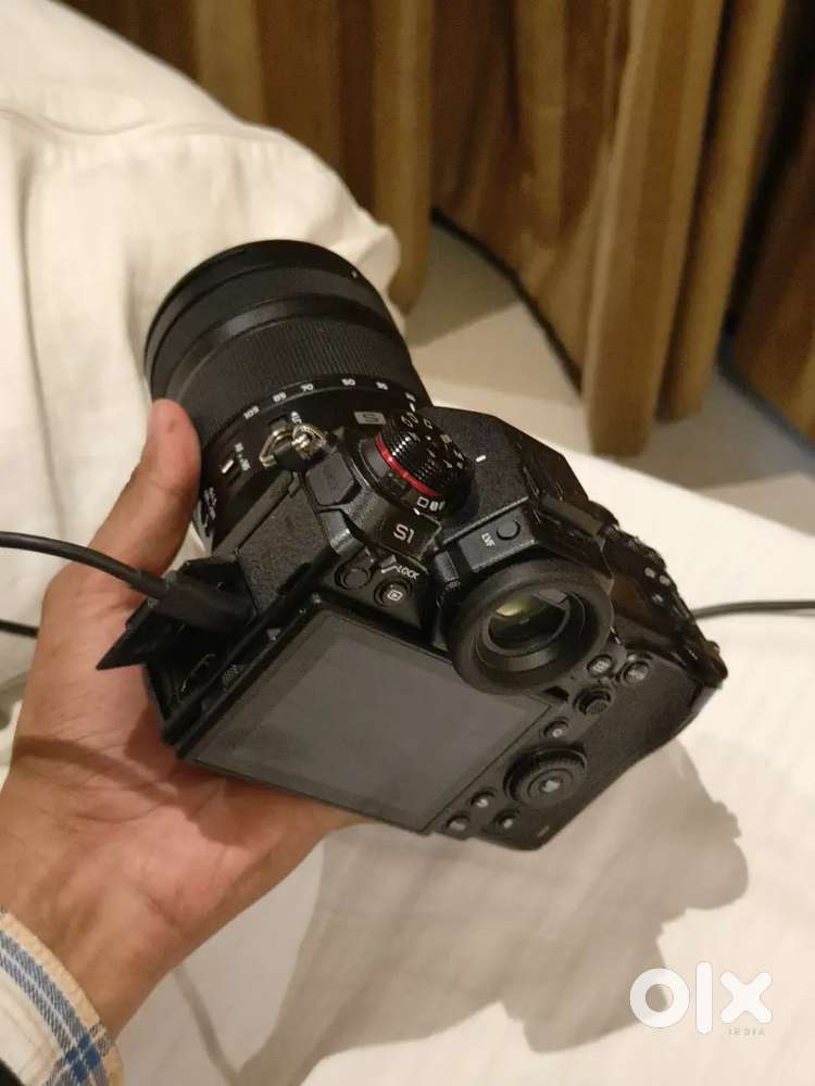 Lumix S1 Full frame mirror less camera
