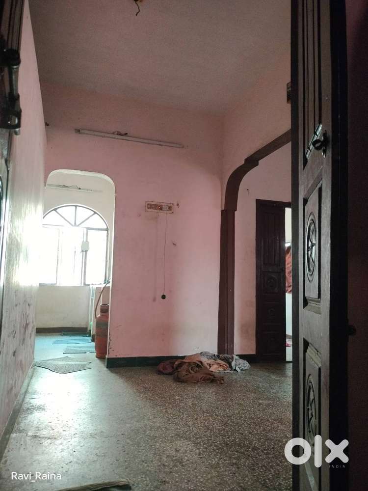 Working Or College Students Available