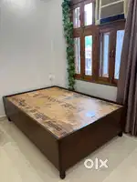 4*6 diwan bed, solid condition