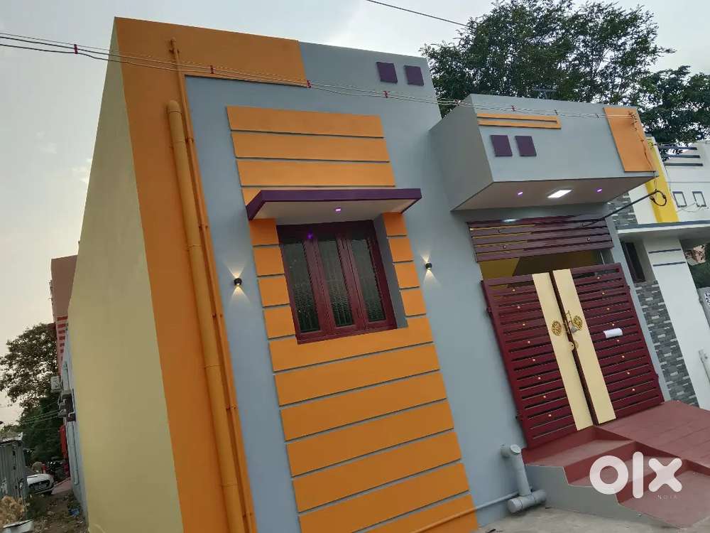 மதுரை மாநகராட்சி கூடல்புதூரில் வைகை அப்பார்ட்மென்ட் அருகில்