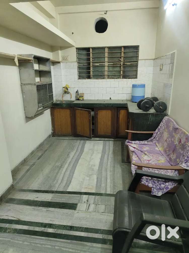 1bhk semi furnished flat for rent