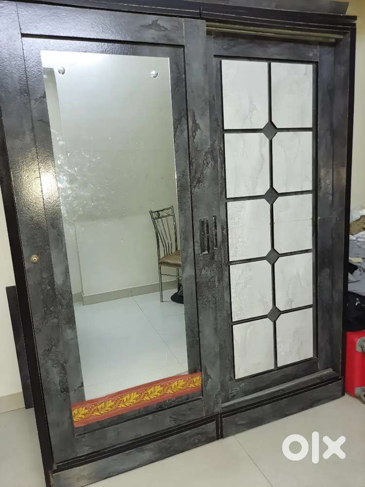 Sliding Door Wadrobe(with Mirror)