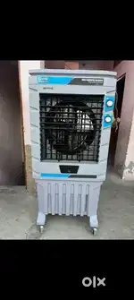 Best cooler hai  uper ice chambrer bhi h 145 liter h 1 year warranty h