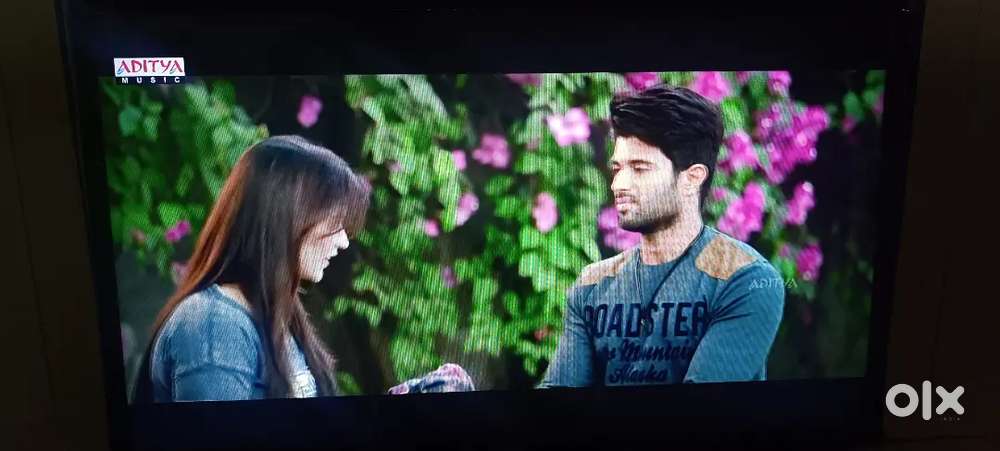 LG 32 inches Smart Tv