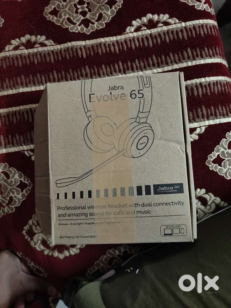 Wireless Head set For sale. Only cash accepted.