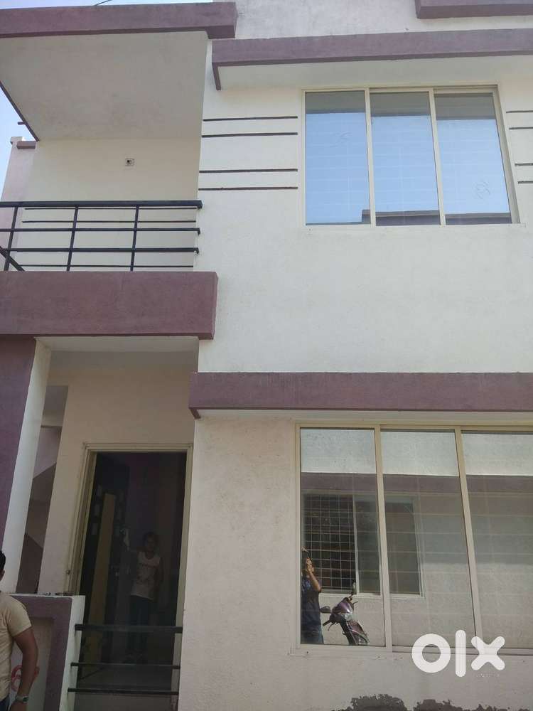 3 BHK SEMI FURNISHED ROW HOUSE FOR RENT
