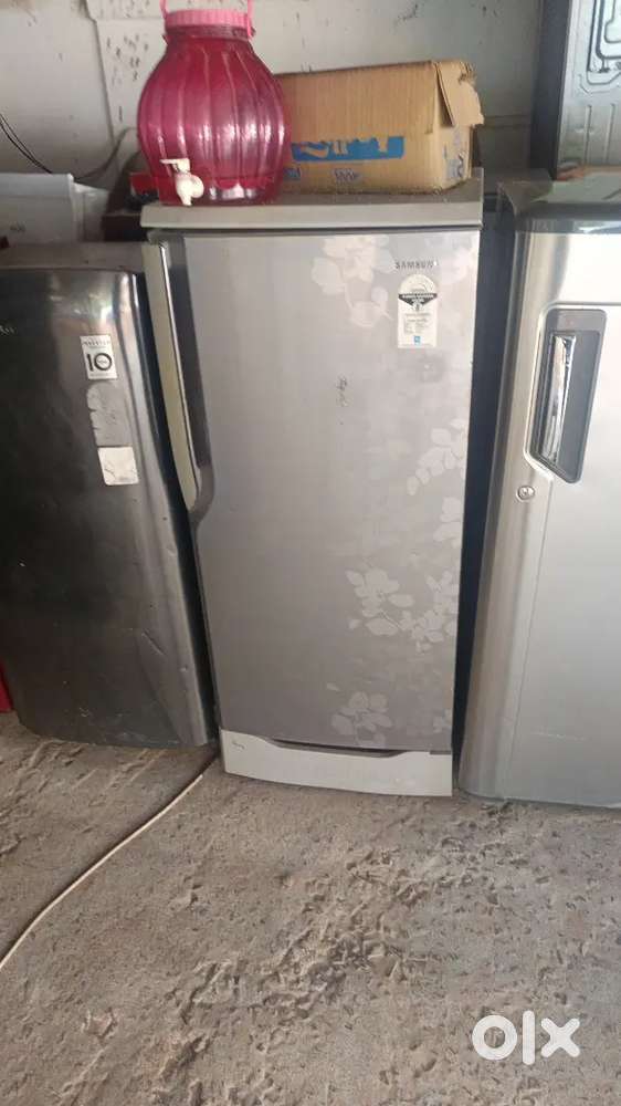We have all kinds of single door and doble door fridge