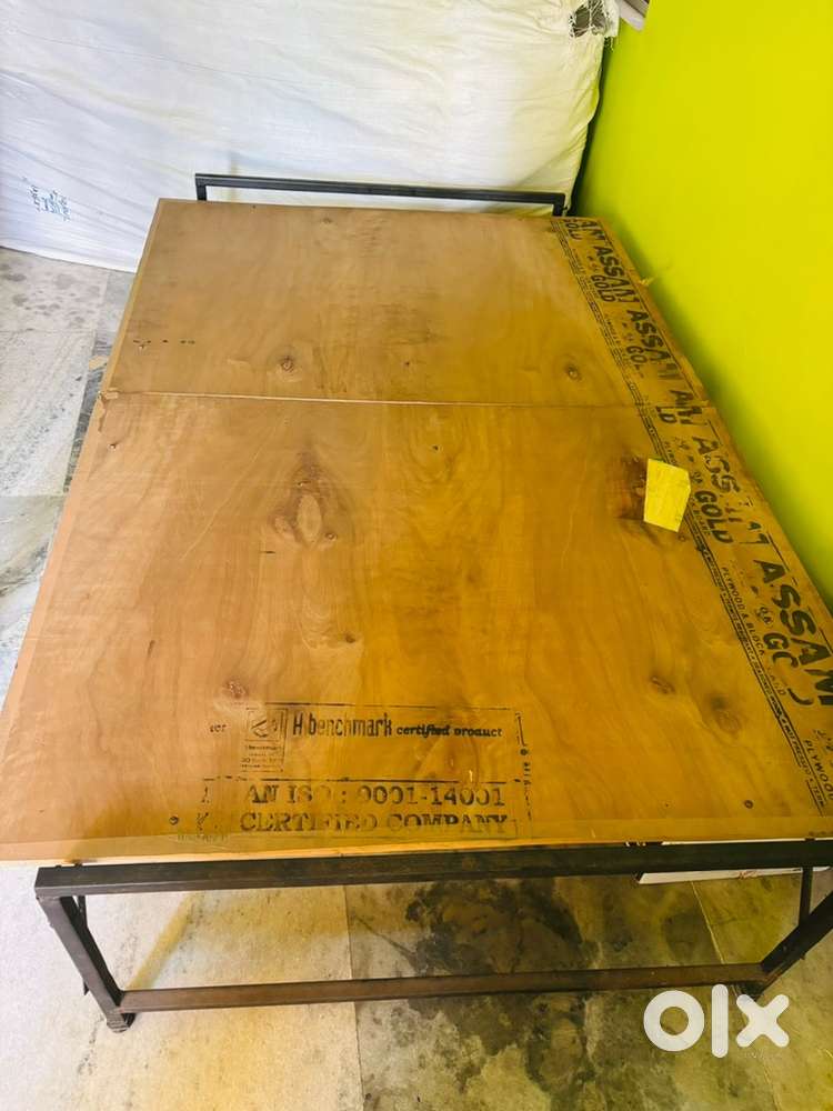 Folding Metabody bed