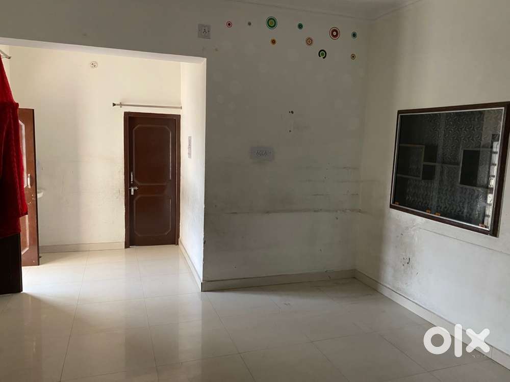 2 room set on first floor