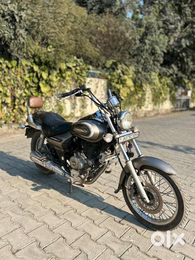 bajaj avenger 220 2017 model in good condition