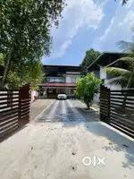 കലവൂരിൽ വിശാലമായ സൗകര്യത്തോടെ 2800 sqft  ഇരുനില വീട് മാസവാടകയ്ക്ക്.