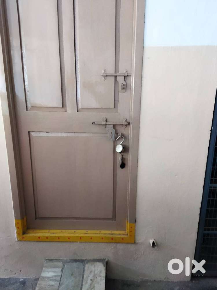 Stock Room / Store rooms for rent near main road Kakinada