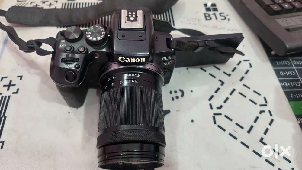 Canon R10 Mirrorless camera with 18-150mm Lens in Genuine condition