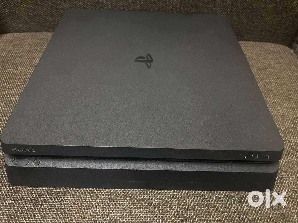 Sony PS4 Slim 1TB – Excellent Condition + Original Accessories