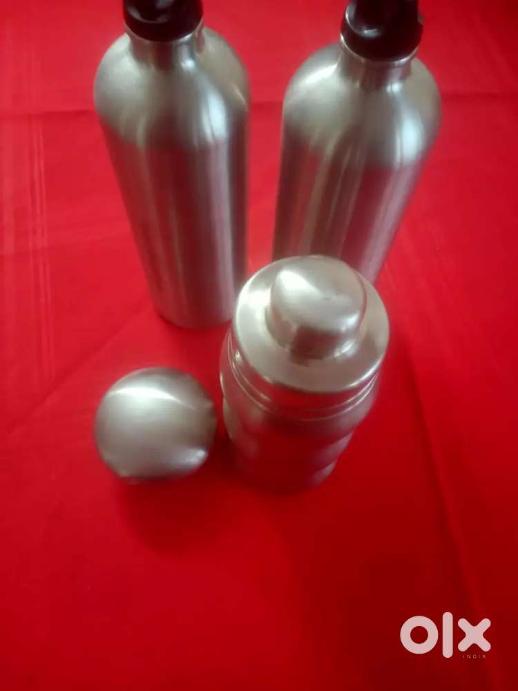 2 Stainless Steel water flasks & Mixing jar